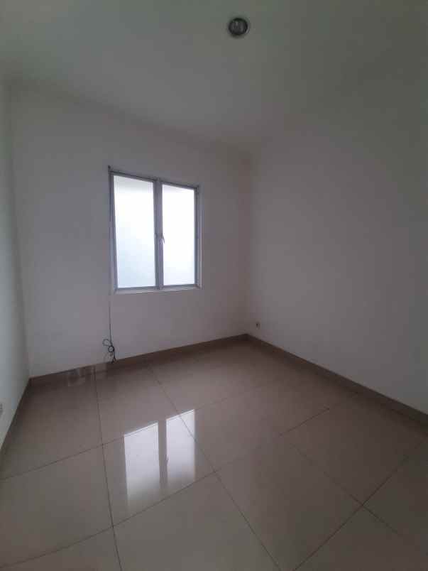 disewakan rumah cluster thames jakarta