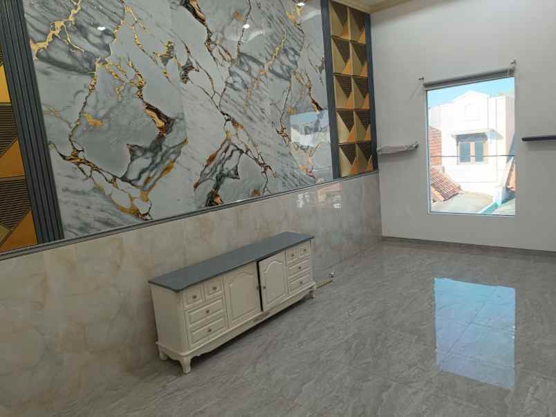 disewakan rumah klampis semolo