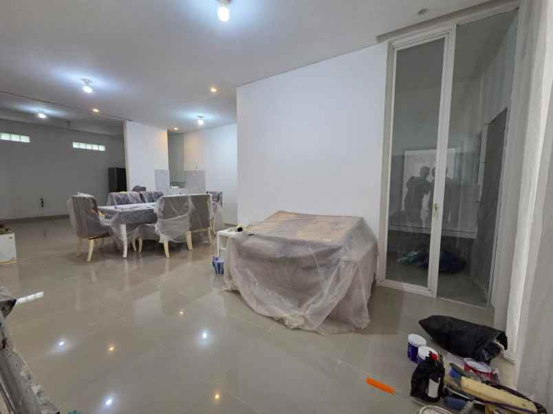 disewakan rumah siap huni pakuwon indah mansion pf