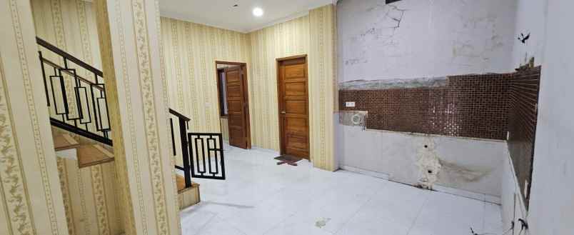 for sale rumah di perum mekarsari residence