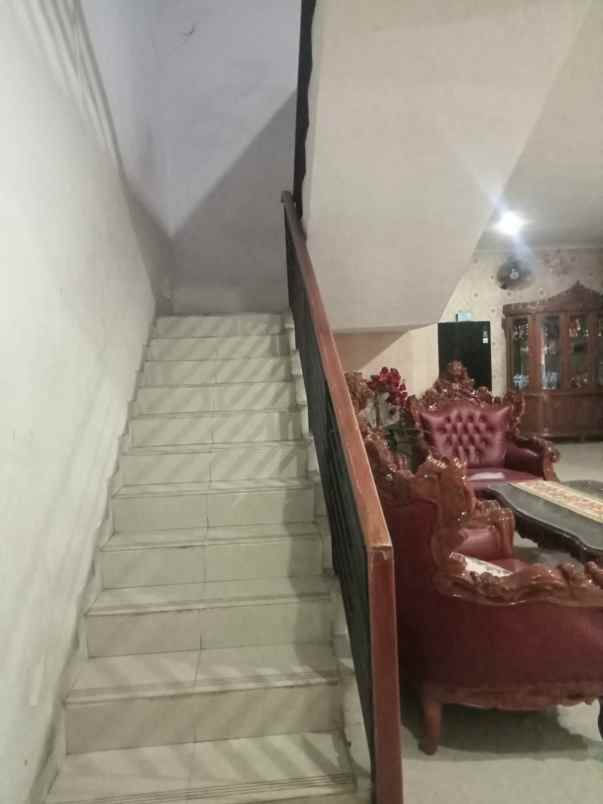 jual rumah cantik jalan besar