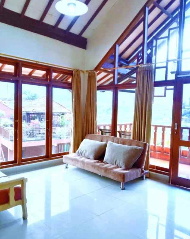 jual villa luas cantik di cisarua kab bogor
