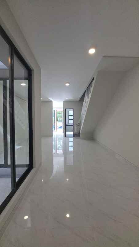 ready 2 unit rumah 2 lantai area baruk surabaya timur