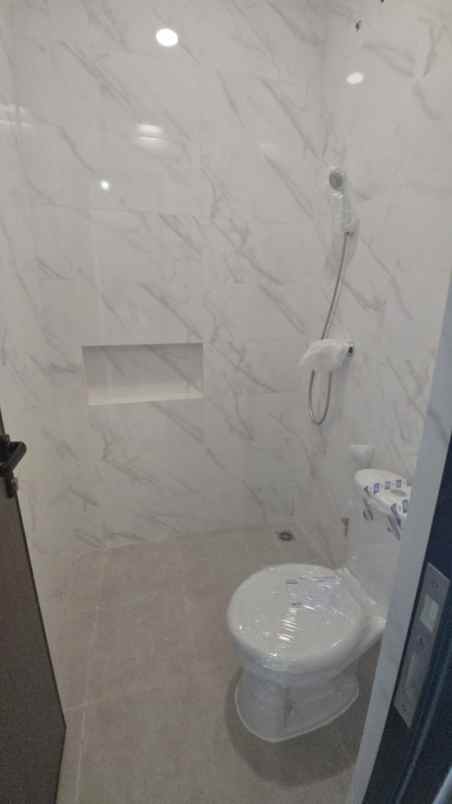 ready 2 unit rumah 2 lantai area baruk surabaya timur