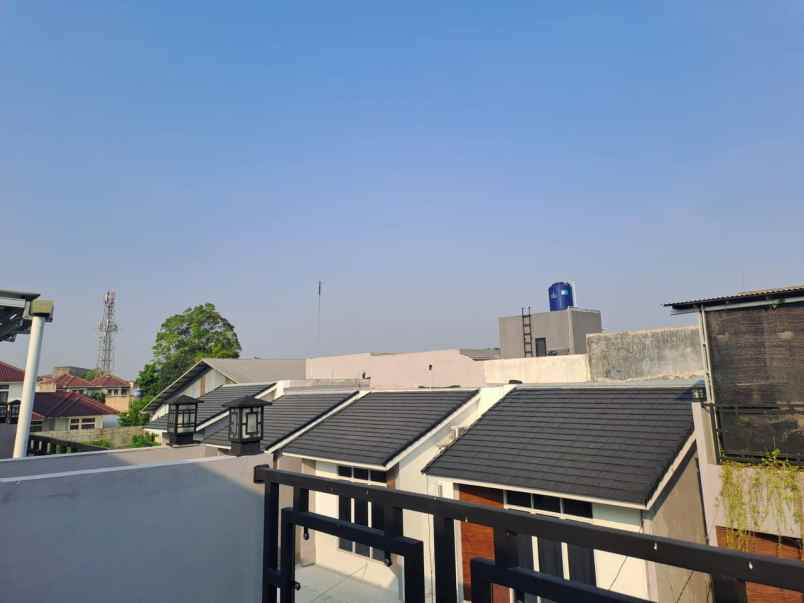 ready rumah di jalan utama cirendeu