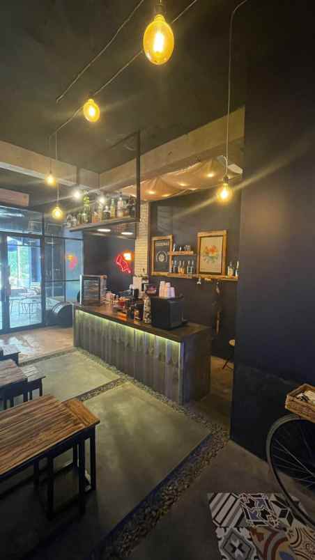 ruko ex cafe nirwana executive hadap utara shm