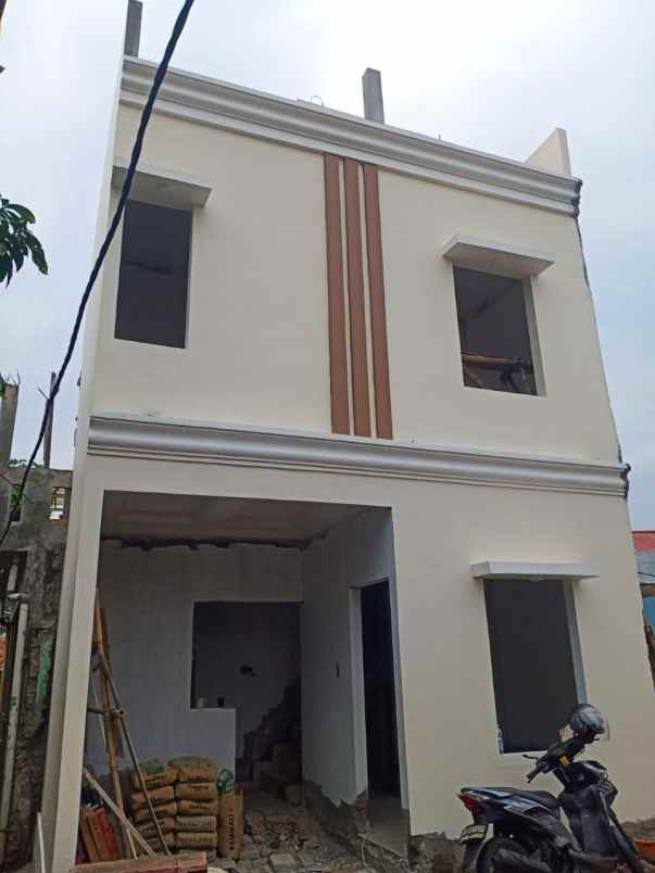 rumah 2 5 lantai paling murah di kebagusan jakarta