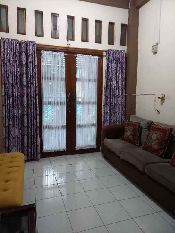 rumah 2 lantai 575 juta di jln narogong bekasi timur