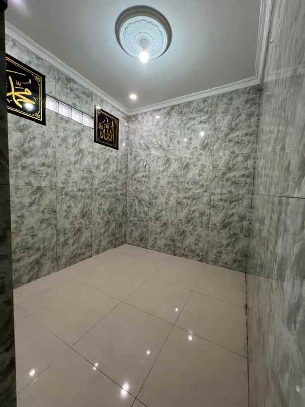 rumah 2 lantai bangunan baru di tapos cimanggis depok
