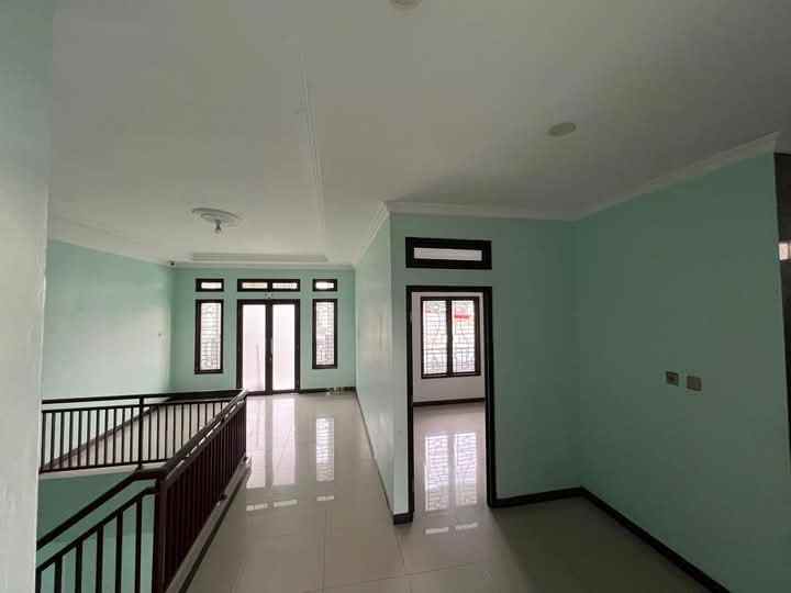 rumah 2 lantai bangunan baru di tapos cimanggis depok