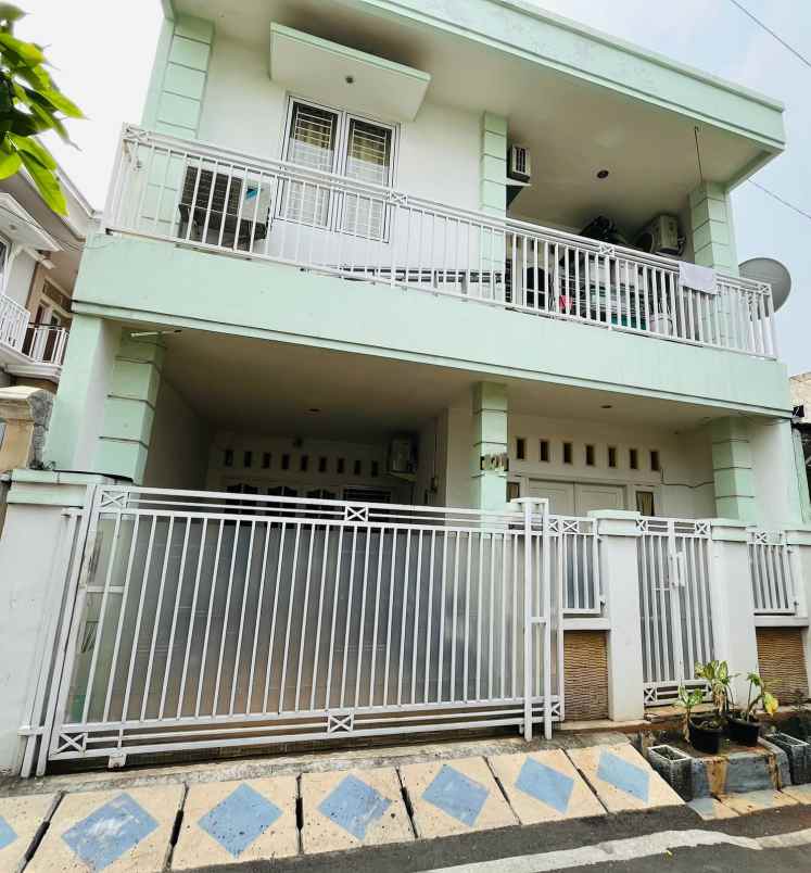 rumah 2 lantai di jl swadaya duren sawit jakarta timur