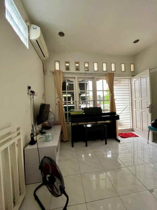 rumah 2 lantai di jl swadaya duren sawit jakarta timur