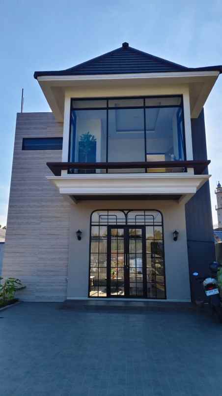 rumah 2 lantai lokasi di nol jalan raya cemorokandang