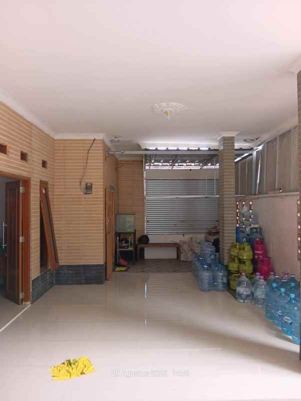 rumah 2 lantai nyaman siap huni di sukmajaya depok