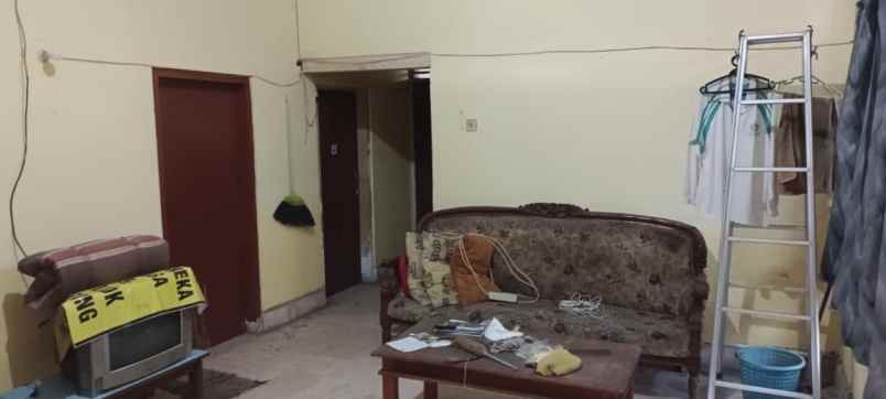 rumah 2 lantai tepi jalan dekat wahisin pasuruan kota