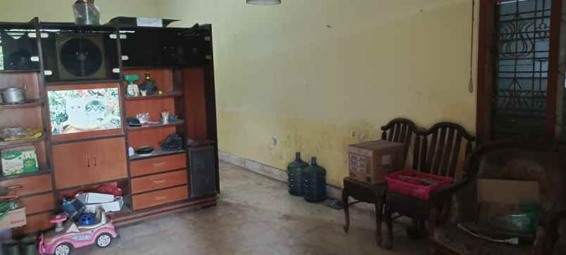 rumah 2 lantai tepi jalan dekat wahisin pasuruan kota