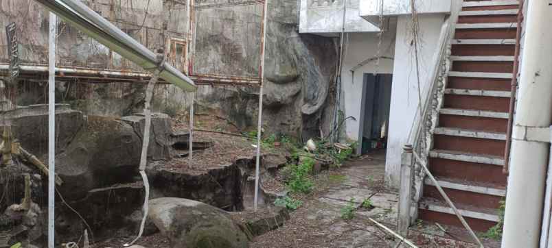 rumah 2 lantai tepi jalan dekat wahisin pasuruan kota