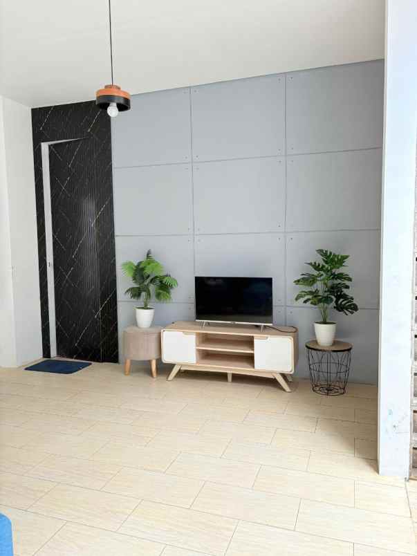 rumah 5 kamar dengan disain menarik cipageran cimahi