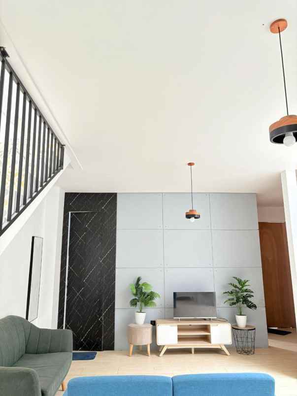 rumah 5 kamar dengan disain menarik cipageran cimahi