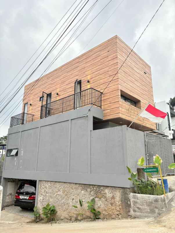 rumah 5 kamar dengan disain menarik cipageran cimahi