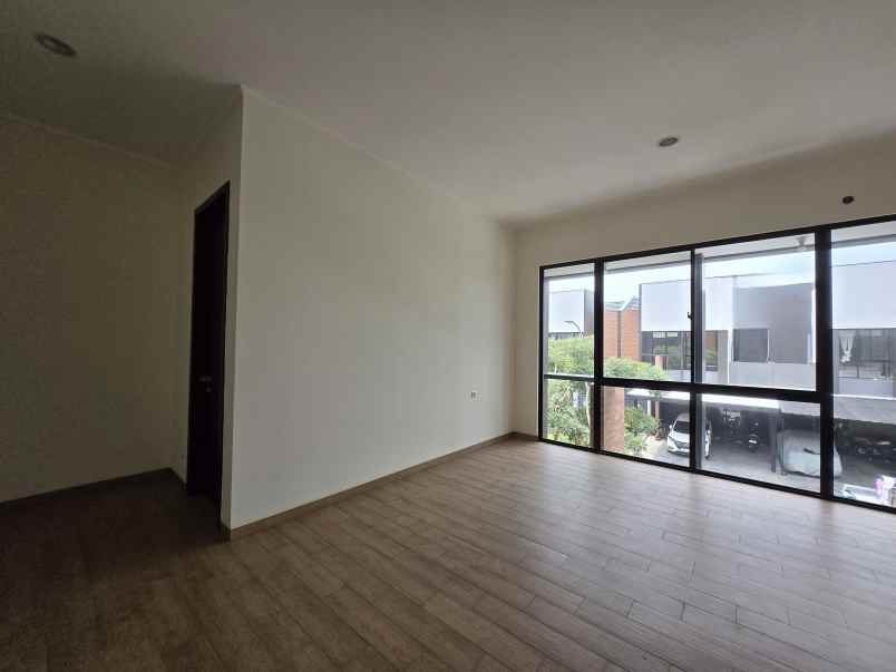 rumah alam signature suvarna sutera tangerang