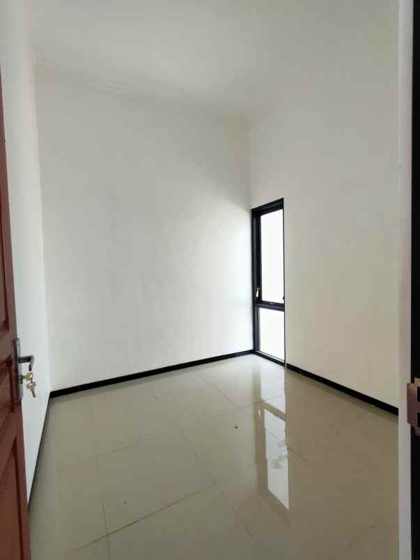 rumah baru ala villa siap huni di kepuharjo malang