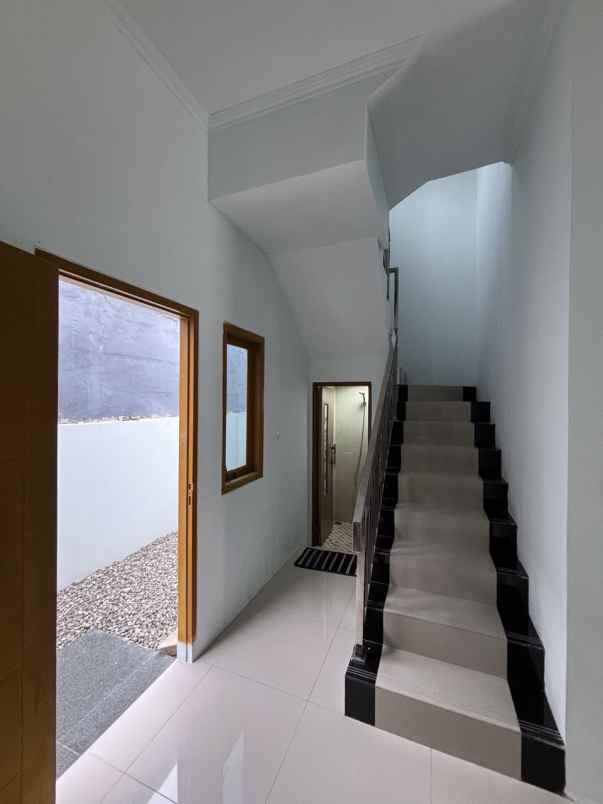 rumah baru cluster 2 lantai di perwira bekasi utara