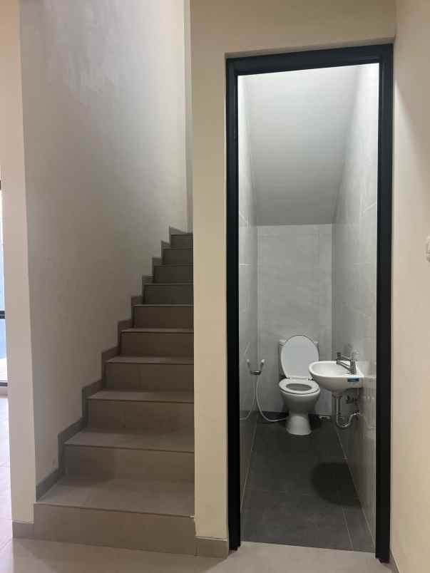 rumah baru dalam komplek di limo cinere depok