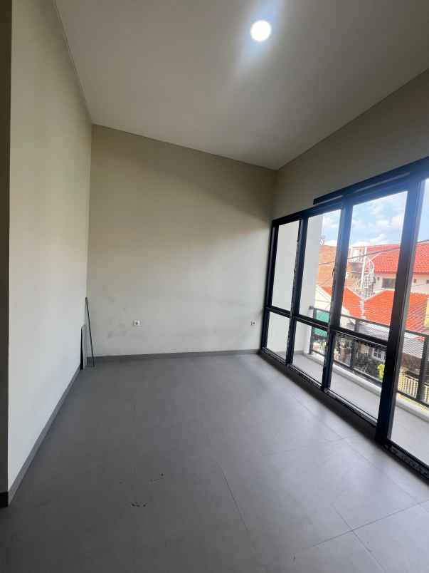 rumah baru dalam komplek di limo cinere depok