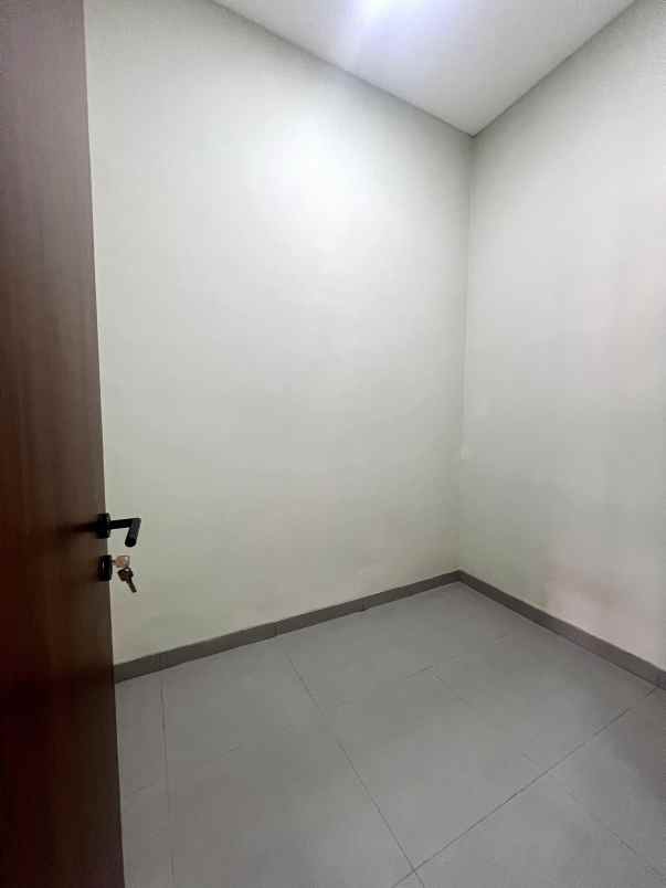 rumah baru dalam komplek di limo cinere depok
