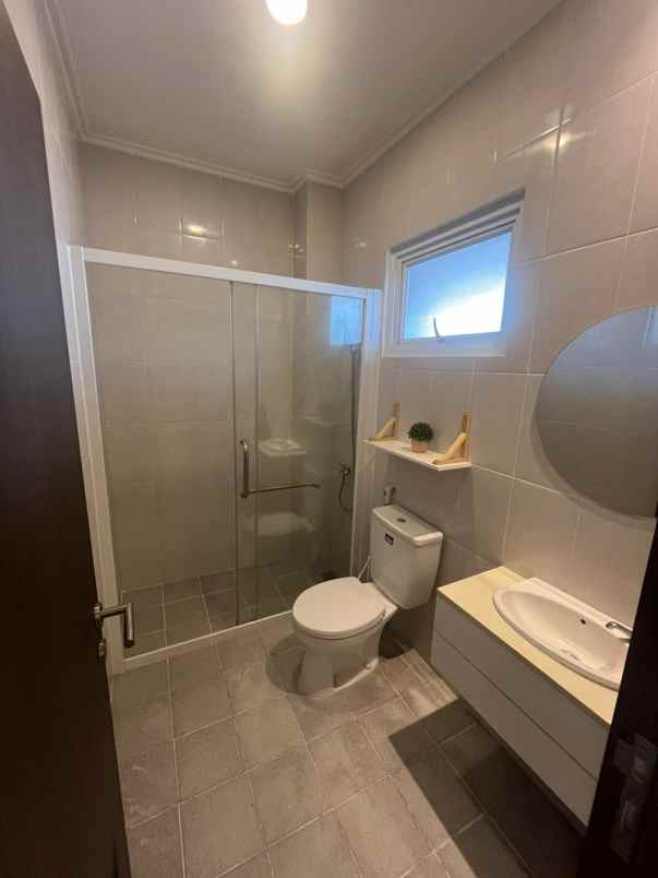 rumah baru minimalis modern dekat kota cinema bekasi