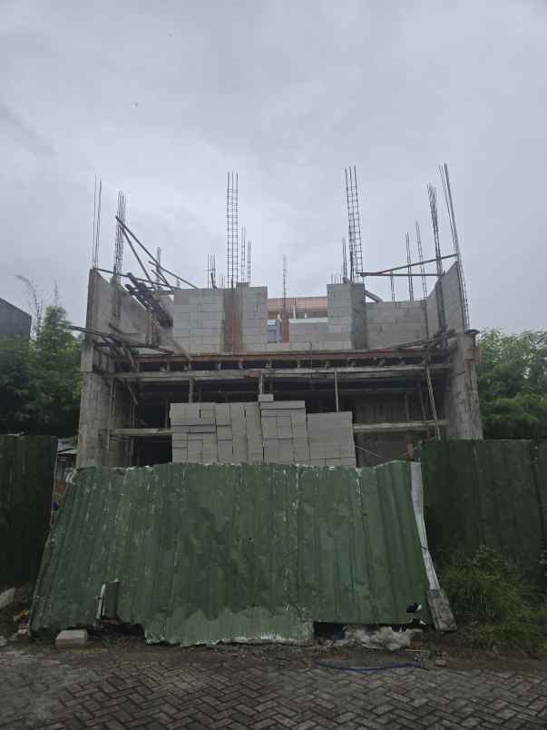 rumah baru minimalis modern di pakuwon city surabaya