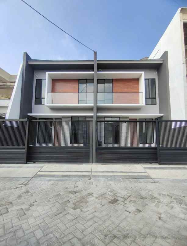 rumah baru minimalis modern di pakuwon city surabaya