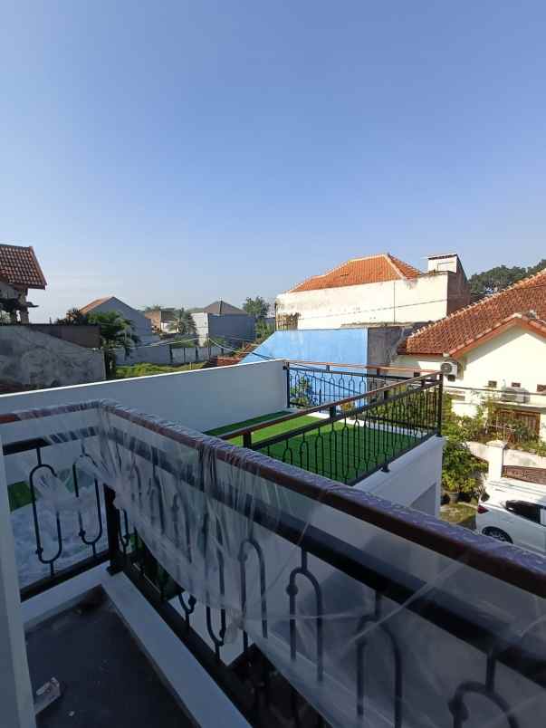 rumah baru siap huni 2 lantai di sulfat malang