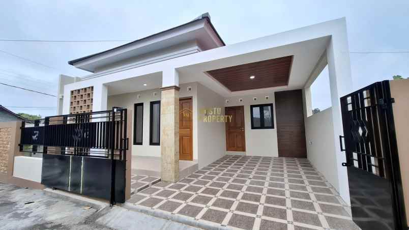 rumah baru siap huni dekat kampus ukrim jogja