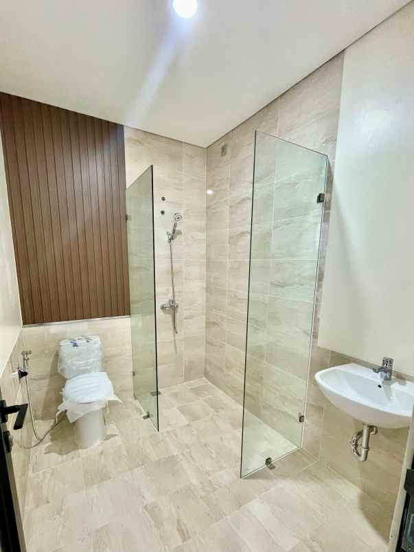 rumah baru siap huni di griyaloka bsd tangsel