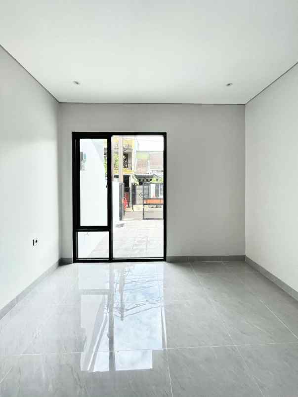 rumah baru siap huni di griyaloka bsd tangsel