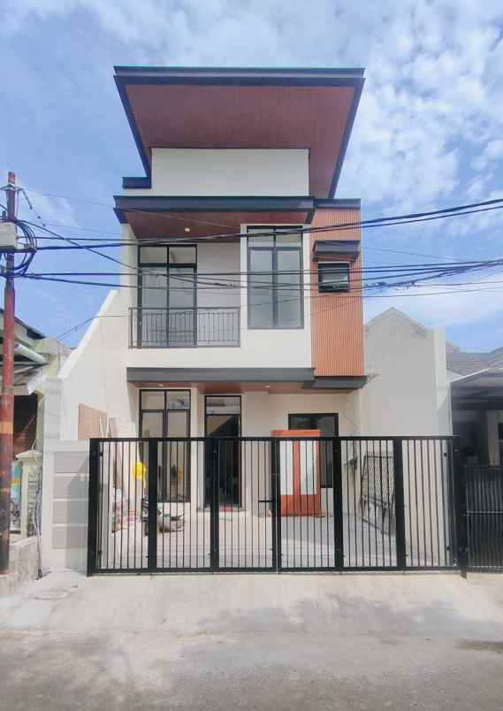 rumah baru siap huni di kencana loka bsd