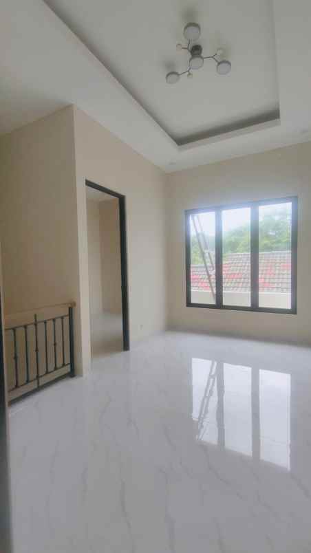 rumah baru siap huni di kencana loka bsd