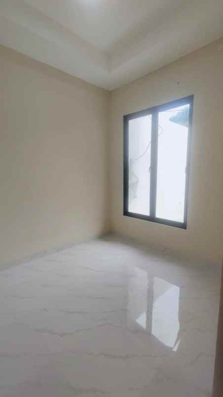 rumah baru siap huni di kencana loka bsd