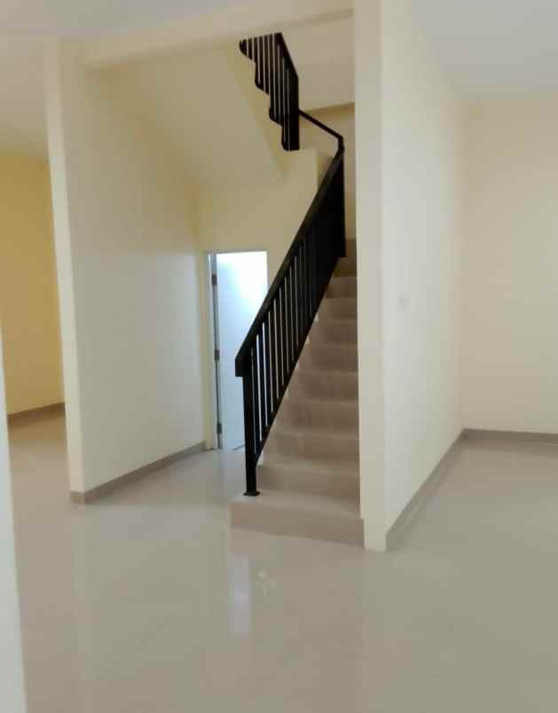 rumah baru siap huni lokasi strategis di griyaloka bsd