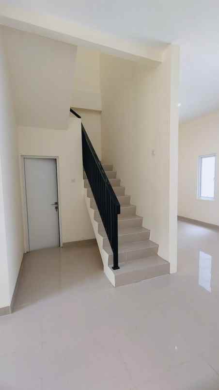 rumah baru siap huni lokasi strategis di griyaloka bsd