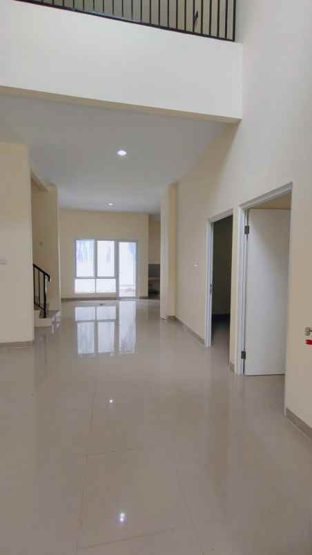 rumah baru siap huni lokasi strategis di griyaloka bsd