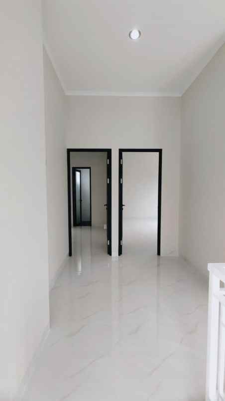 rumah baru siap huni strategis di nusaloka bsd