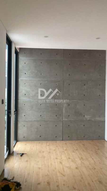 rumah bergaya industrial di graha raya bintaro