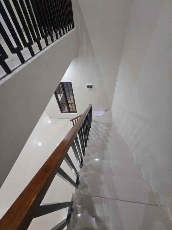 rumah brand new siap huni bebas banjir graharaya