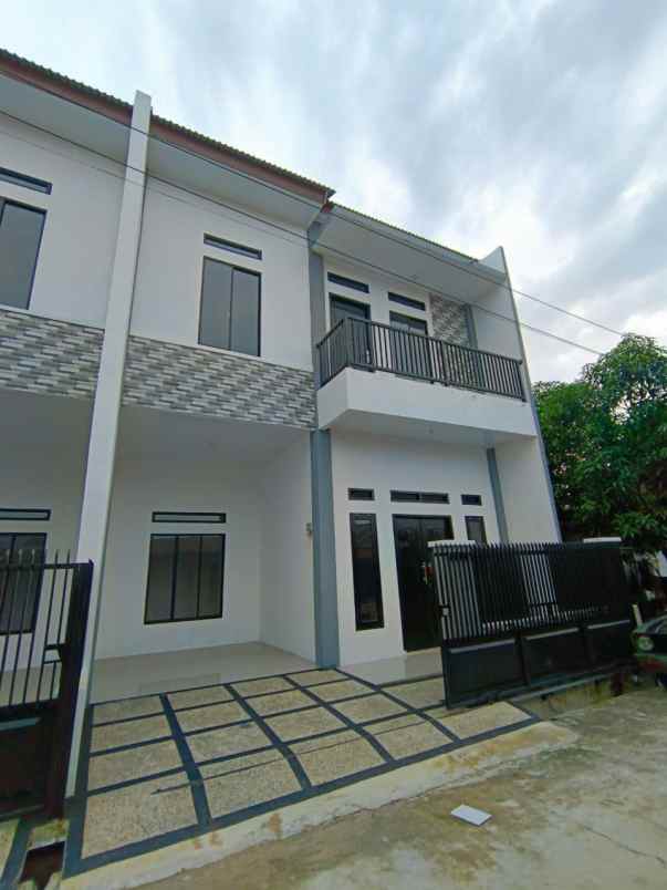 rumah cantik 2 lantai jl tuah karya panam siap huni