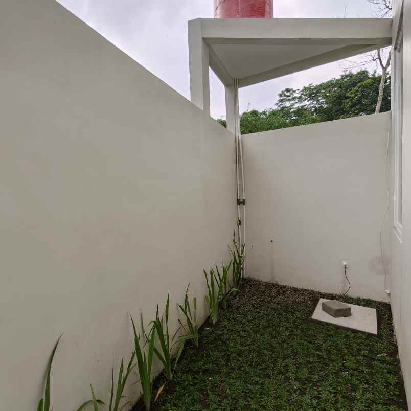 rumah cantik dekat pemda sleman sch jl palagan sleman