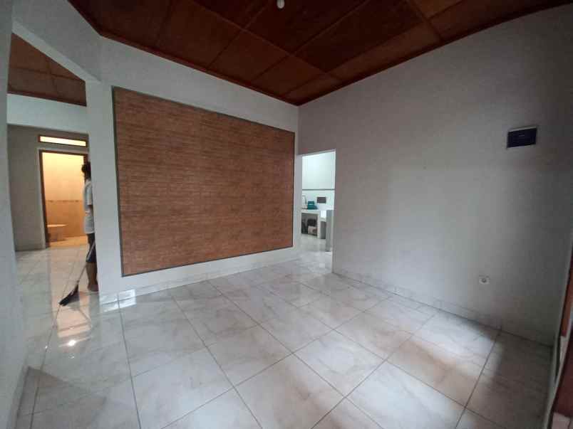 rumah cantik di kav al duren sawit jakarta timur