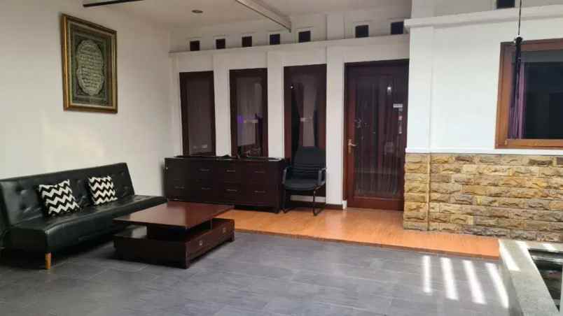 rumah cibabat cimahi dekat polres